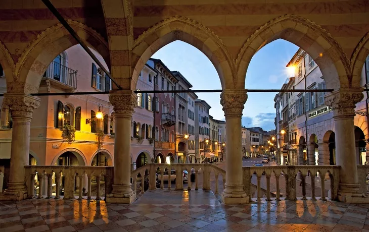 Die Loggia von Lionello in der Piazza della Libertà in Udine