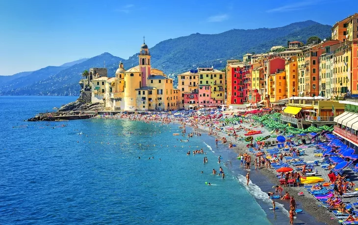 Sandstrand in Camogli von Genua, Italien