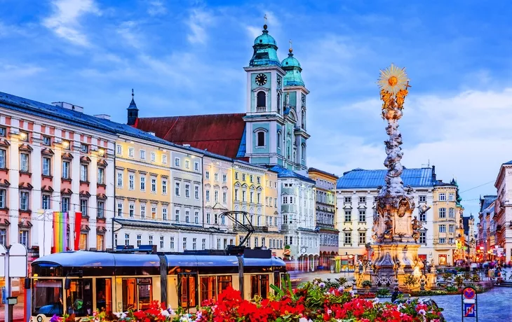 Dreifaltigkeitssäule auf dem Hauptplatz von Linz in Österreich