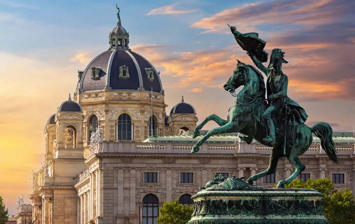 Statue von Erzherzog Karl am Heldenplatz