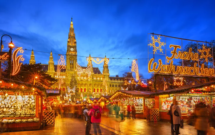 Christkindlmarkt am Rathausplatz in Wien, Österreich