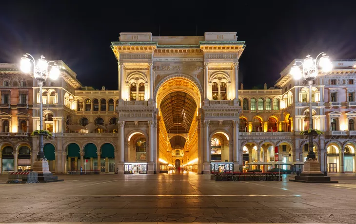 Galleria Vittorio Emanuele II bei Nacht in Mailand