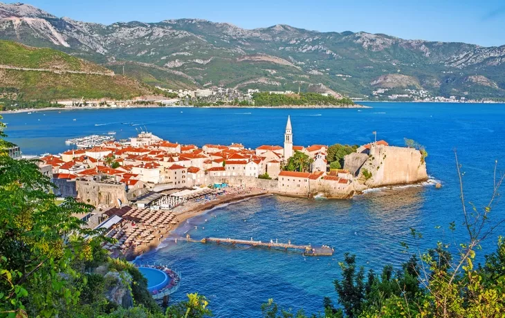 Panorama der venezianischen Mauern von Budva