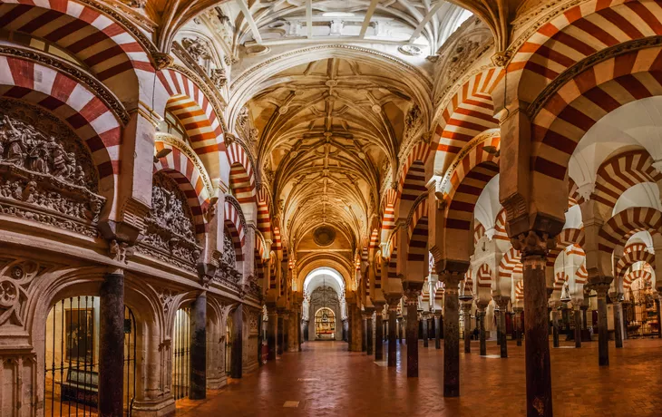 der berühmte Innenraum der Mezquita in Córdoba, Spanien