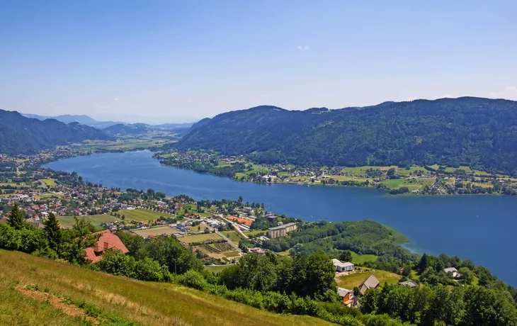 Blickt auf den Ossiacher See vom Berg Gerlitzen