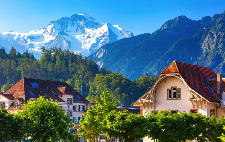 Interlaken im bergigen Berner Oberland in der Schweiz