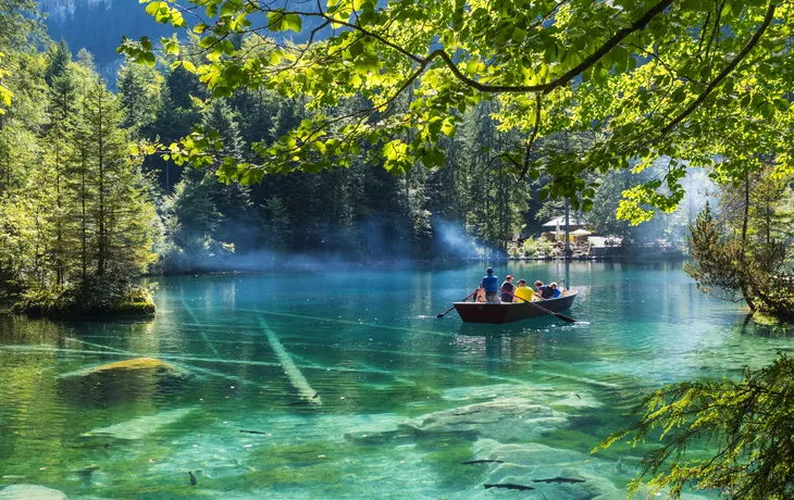 Bootsfahrt auf dem Blausee