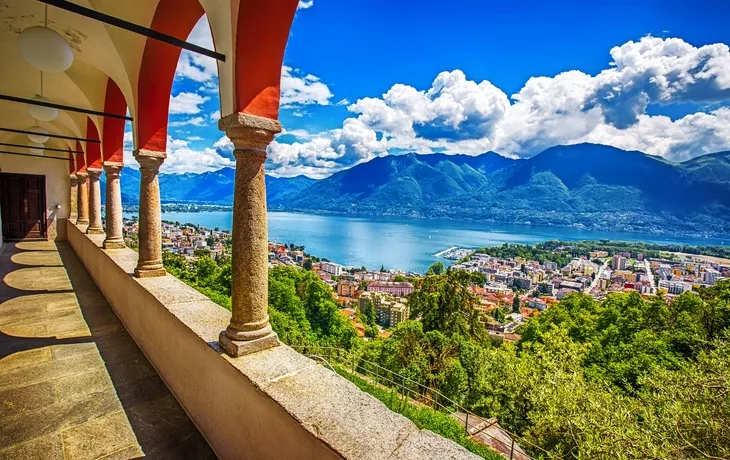 Wallfahrtskirche Madonna del Sasso oberhalb der Stadt Locarno am Lago Maggiore in der Schweiz