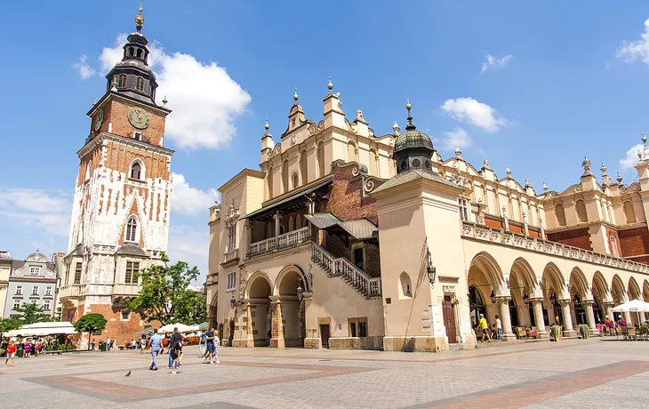 Krakau, ehemaliges Rathaus und die Tuchhallen 