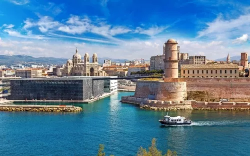 Saint Jean Schloss und die Kathedrale de la Major in Marseille