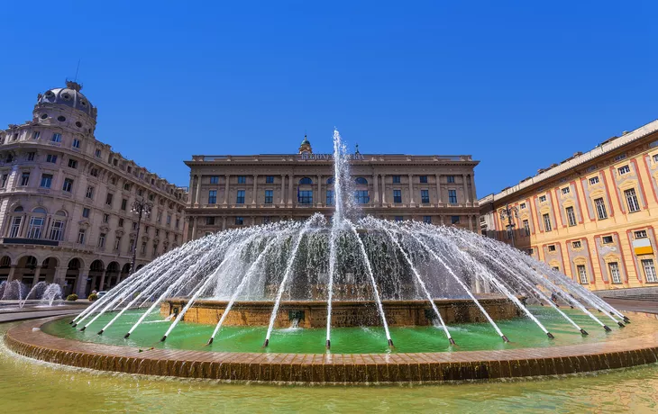 Brunnen auf der Piazza de Ferrari in Genua