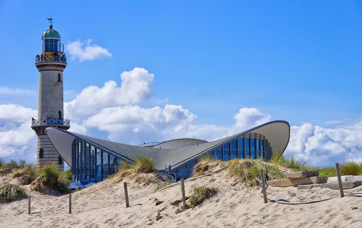 Teepot und Leuchtturm Warnemünde