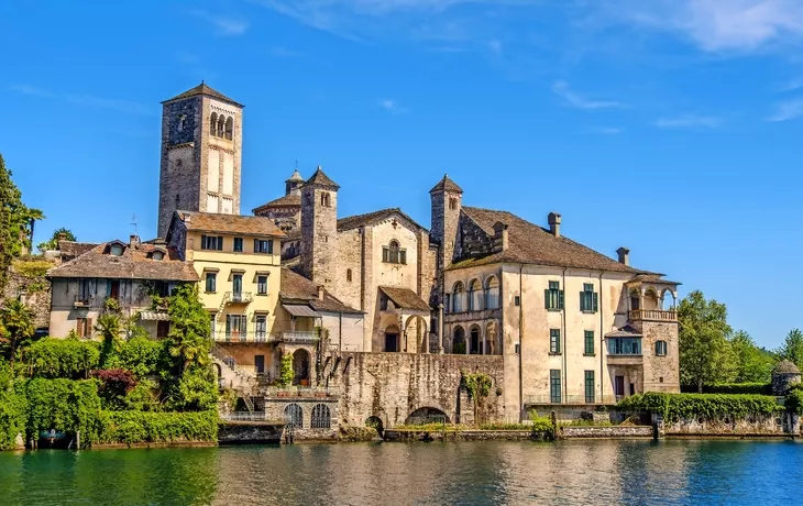 Orta-See: Basilika San Giulio auf der Insel San Giulio