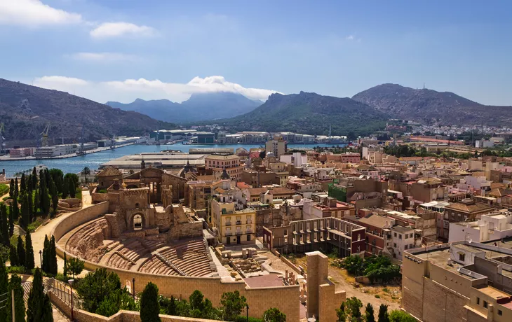 Cartagena mit Blick auf das römische Amphitheater, Spanien