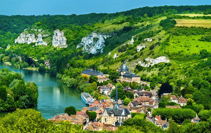 Les Andelys am Ufer der Seine in Frankreich