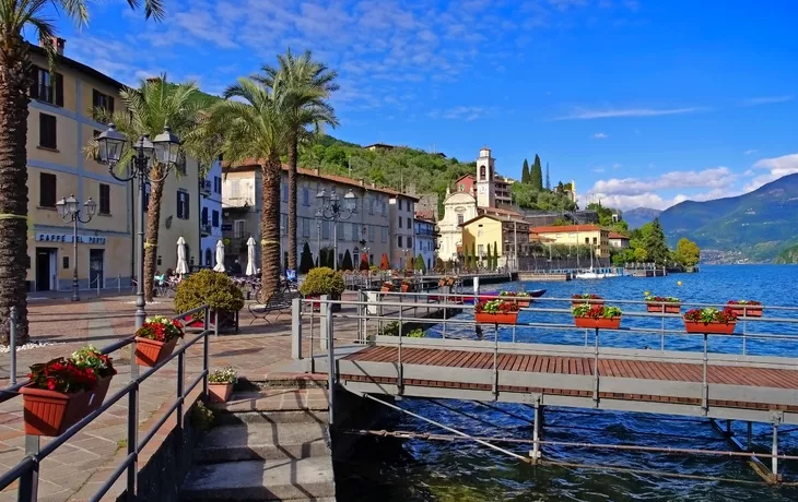 Riva di Solto am Iseosee in der Lombardei, Italien