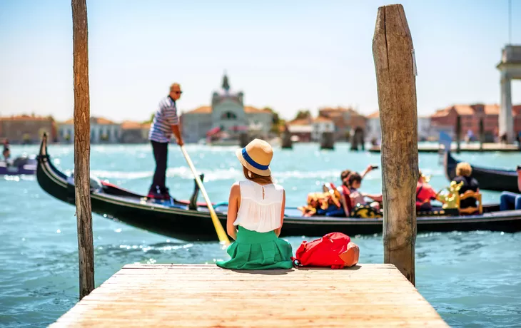 Blick auf venezianische Gondel