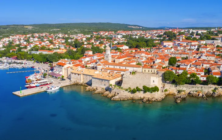 Luftaufnahme von der Insel Krk in Kroatien,