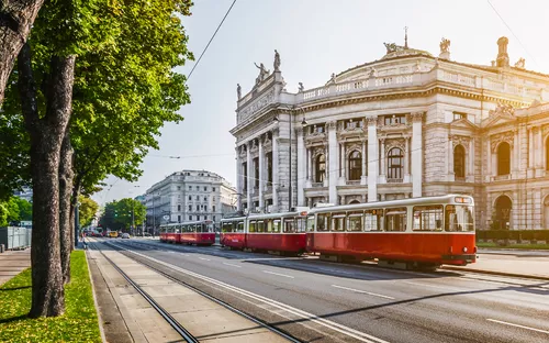 Wiener Ringstraße mit Burgtheater