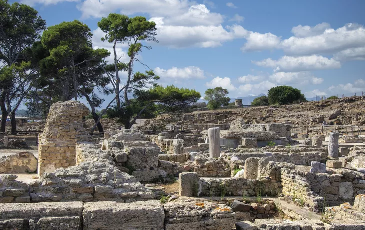 Pula mit Ausgrabungen in Nora auf Sardinien