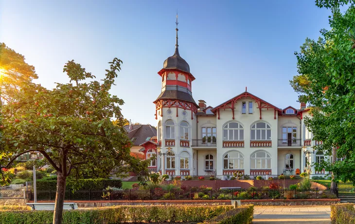 Strandpromenade von Zinnowitz im Herbst auf der Insel Usedom