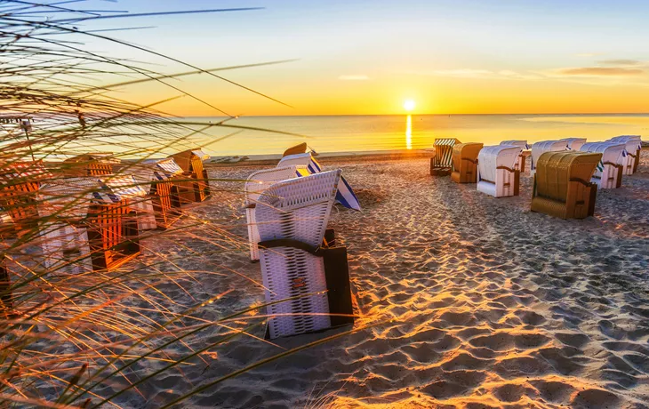 Strandkörbe am Strand von Rügen