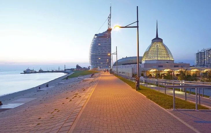 Promenade von Bremerhaven am Abend