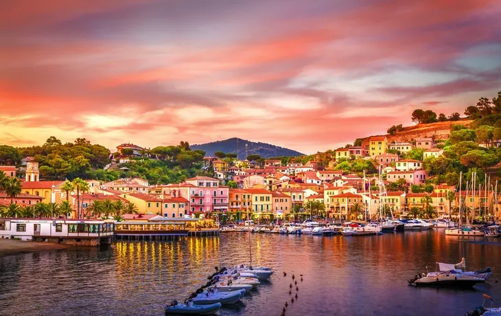 Hafen von Porto Azzurro