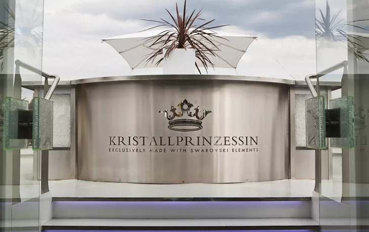 Kristallprinzessin - Kristallbar auf Freideck