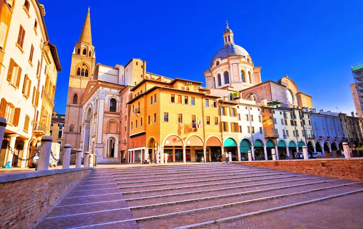 Piazza delle Erbe in Mantua, Italien