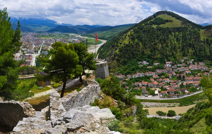 Blick von der Burg auf den Altstadtteil Gorica von Berat - Albanien