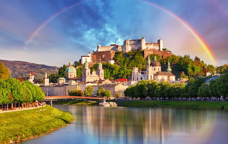 Regenbogen über der Festung Hohensalzburg