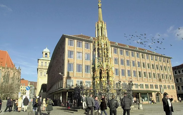 Nürnberg, Schöner Brunnen